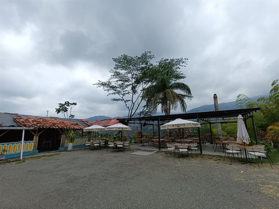 Fachada del restaurante sobre la Avenida Centenario